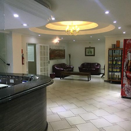 Smart Hotel 雷吉斯特鲁 外观 照片