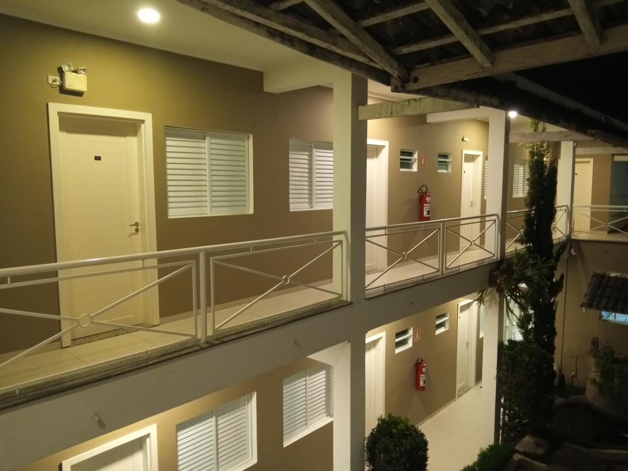 Smart Hotel 雷吉斯特鲁 外观 照片